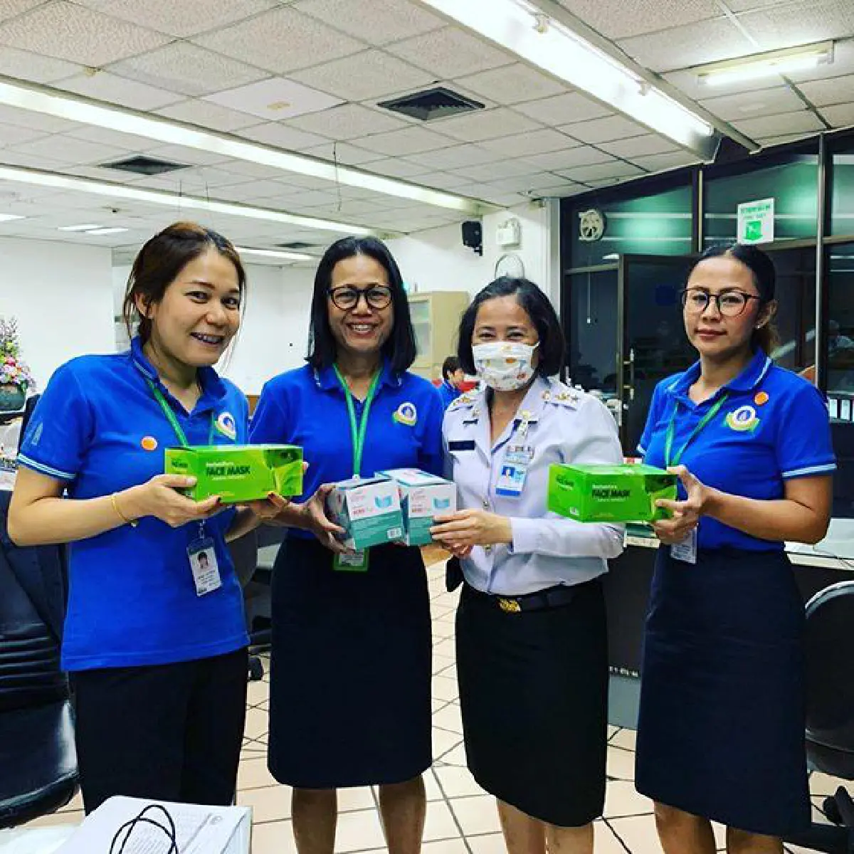 จุ๋ย-พุฒ บริจาคหน้ากากอนามัย 3500 ชิ้น ให้รพ. ถึงแม้ราคาแพงมากแต่พร้อมช่วย