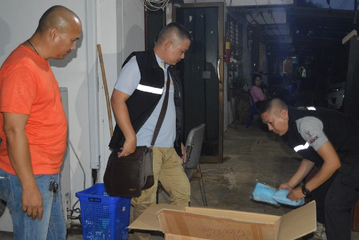 เจ้าหน้าที่จับคนขับกระบะนำเข้าหน้ากากอนามัยสินค้าควบคุมข้ามชายแดน