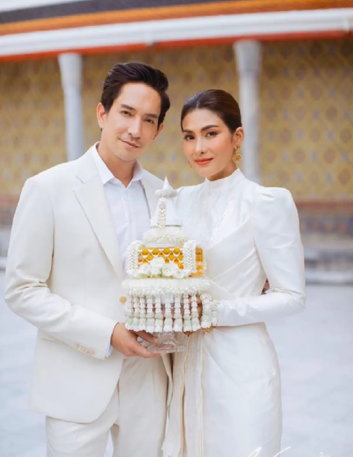  แต่งงานละจ้า! "หลุยส์ สก็อต" ควง "นุ่น" รมิดา” เข้าประตูวิวาห์อย่างเงียบๆ