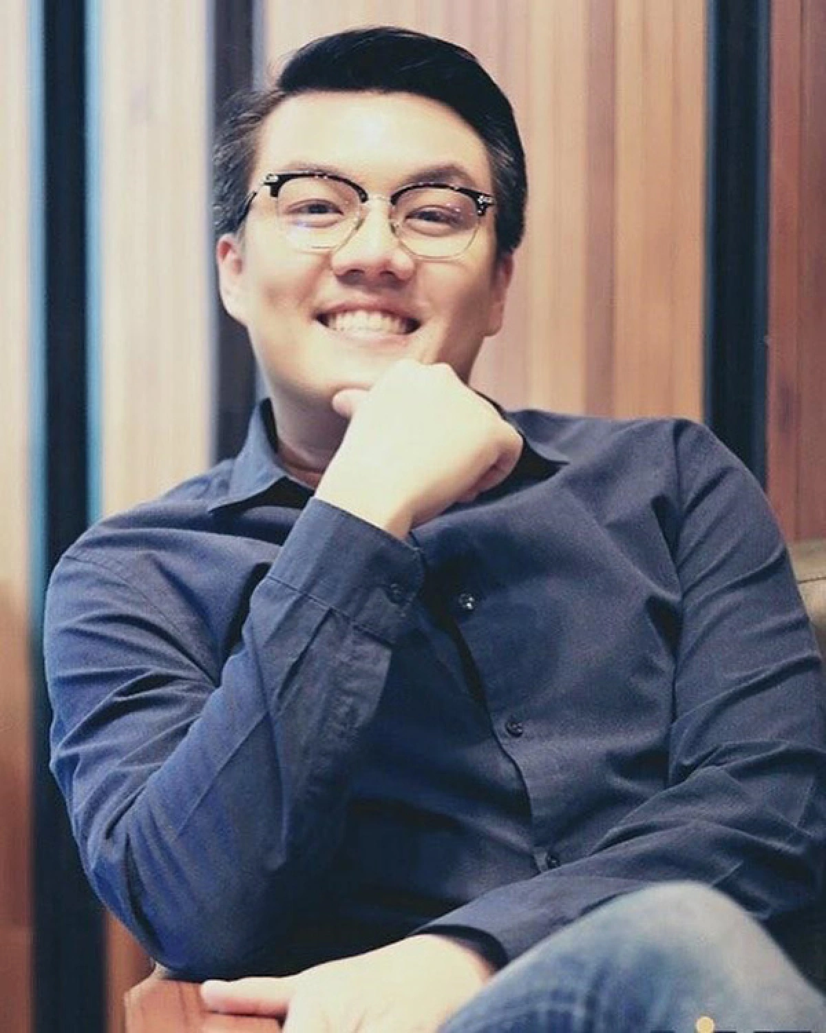 “จั๊ด ธีมะ” หอบกระเช้าขอโทษ “ทูตสปป. ลาว” ปมดราม่ารายงานข่าว COVID-19 เหมือนบูลลี่ประเทศ