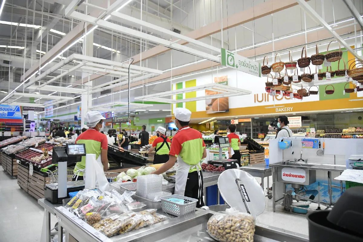 กทม.ลงพื้นที่ทำความเข้าใจผู้ประกอบการปิดสถานที่เสี่ยงป้องโควิด-19