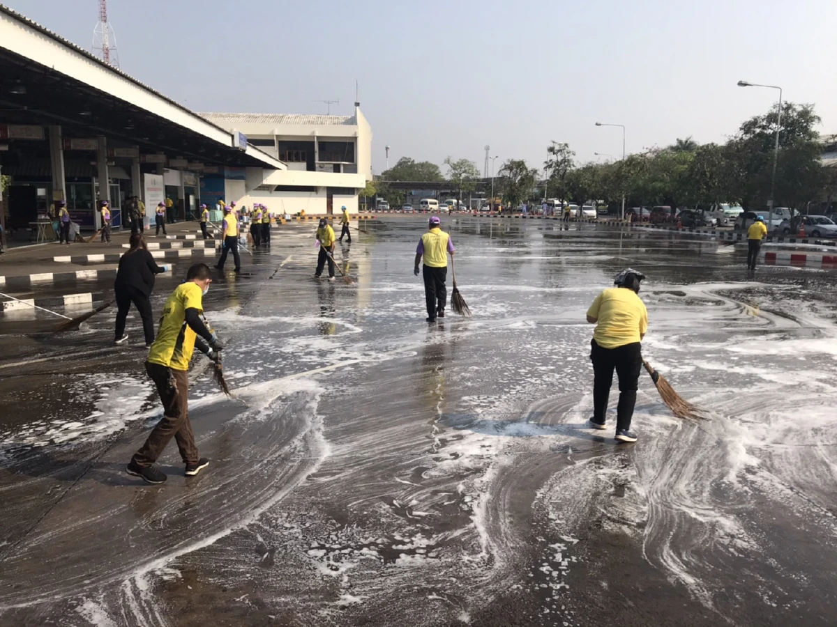 คนอีสานแห่กลับบ้านหลังกรุงเทพฯปิดเมืองสกัดโควิด -19