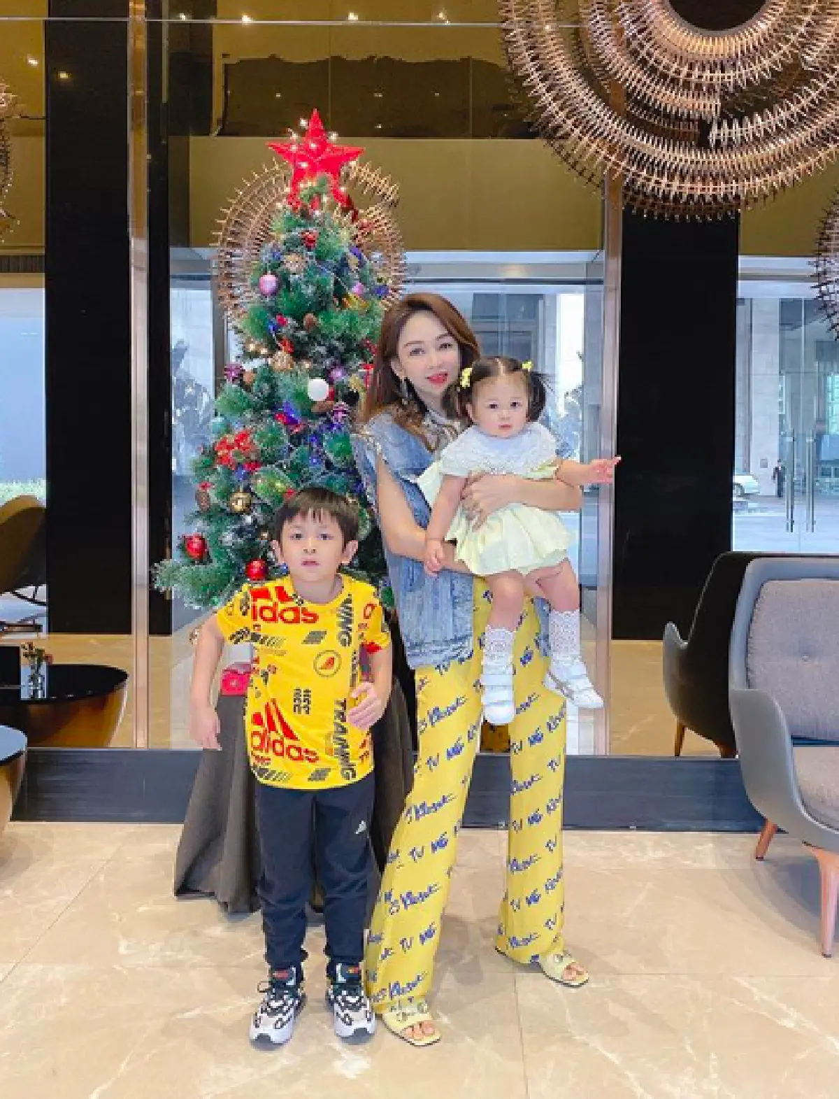 “เป้ย ปานวาด” ตอกกลับนิ่มๆ หลังถูกชาวโซเชียลวิจารณ์หน้าตาของลูก