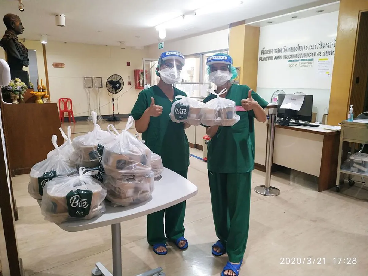 “เมย์ พิชญ์นาฏ” ส่งชานมไข่มุกเป็นกำลังใจหวานๆ ให้ทีมแพทย์-พยาบาล 