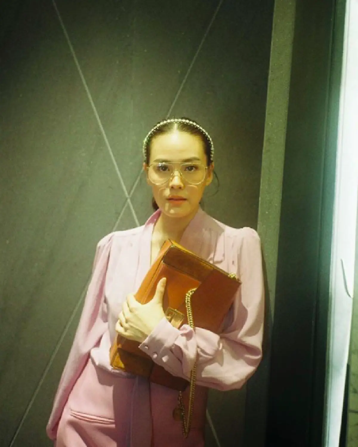 "เจนี่" อัปเดตภาพลูกสาว "น้องโนล่า" ตัวโตขาเรียวยาวมาก