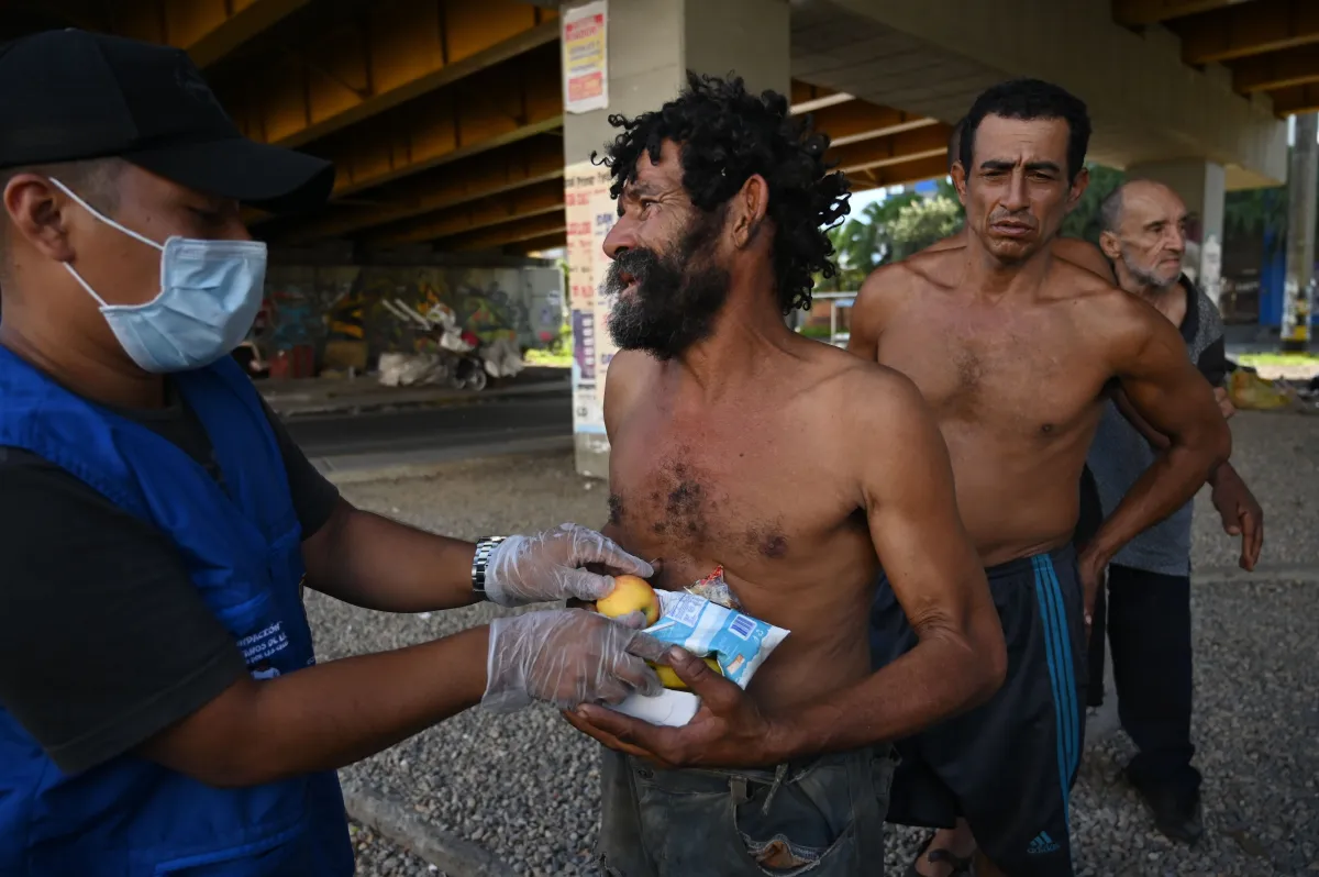 ชีวิตลำเค็ญของคนชายขอบ ไม่มีทั้งบ้านและการป้องกันไวรัส