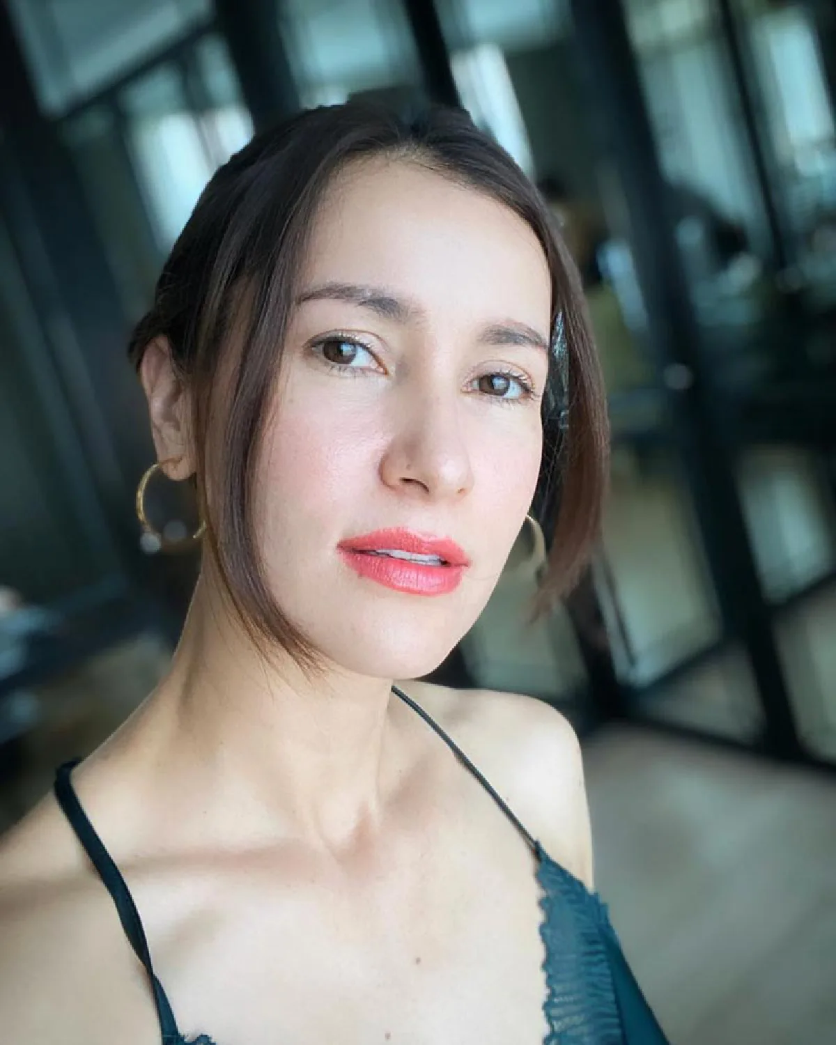 “แอน ทองประสม” กับแฟชั่นสุดเก๋ ซื้อเป็ดข้างทางกลับบ้าน