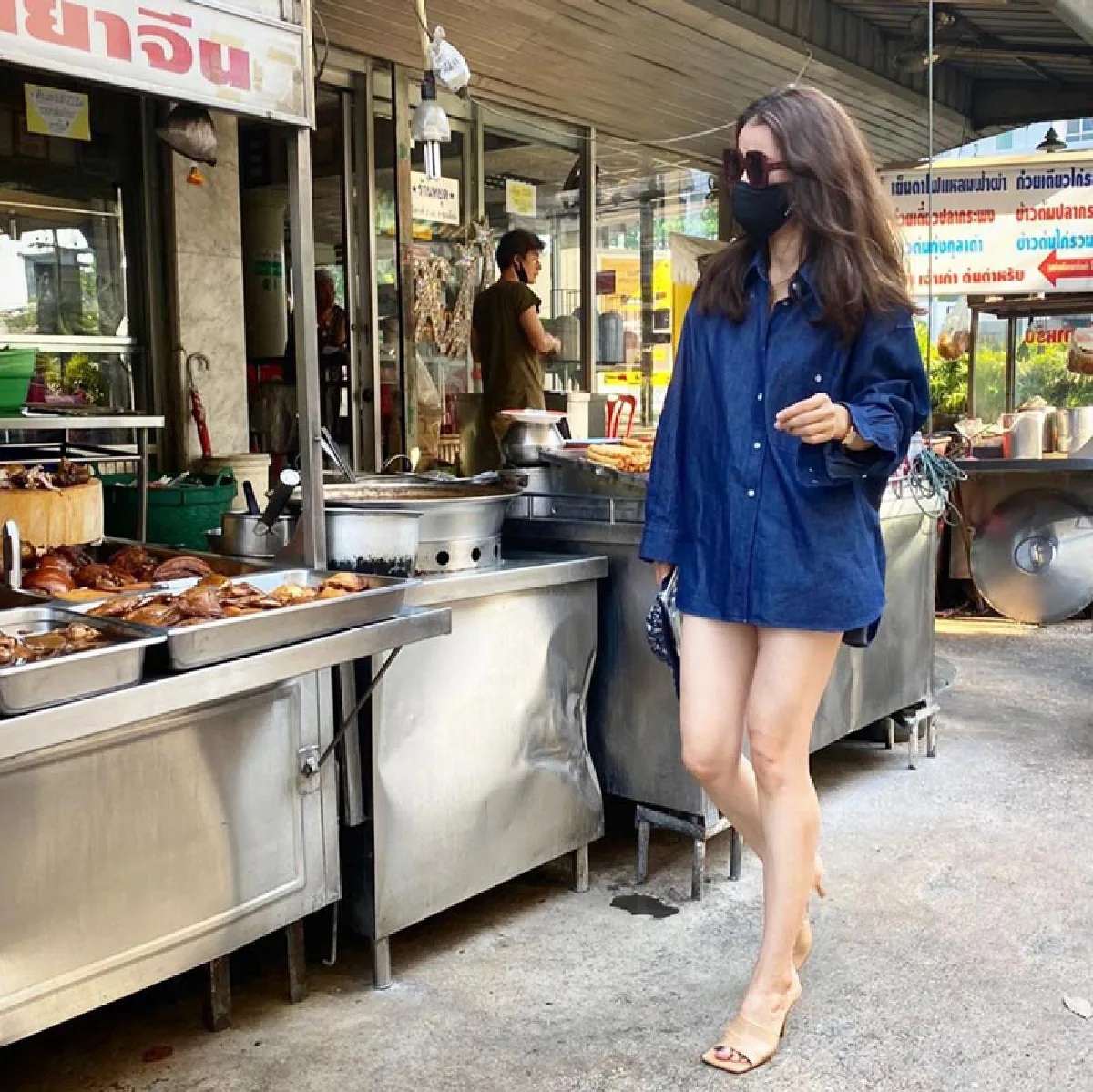 “แอน ทองประสม” กับแฟชั่นสุดเก๋ ซื้อเป็ดข้างทางกลับบ้าน