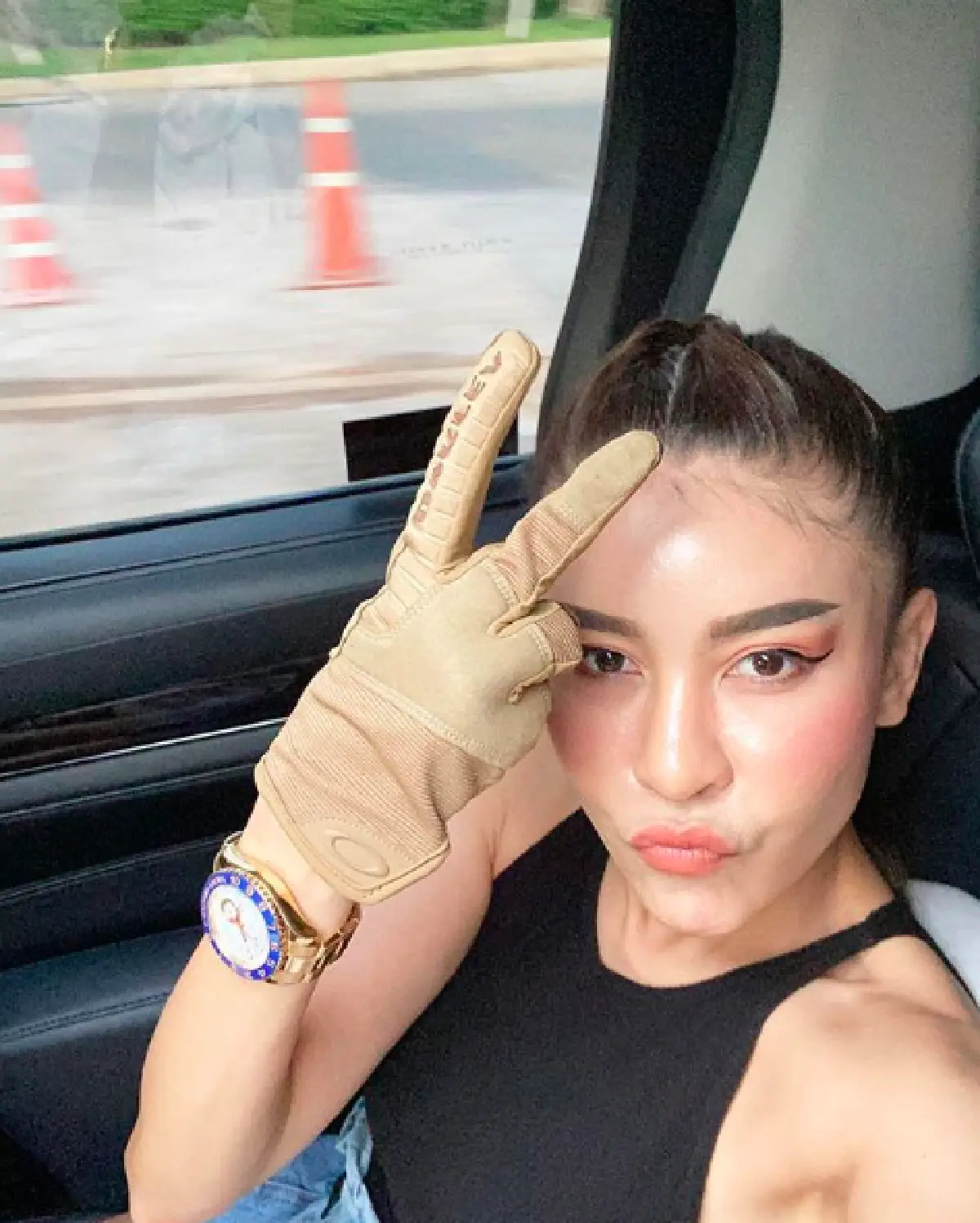 "เป๊กกี้ ศรีธัญญา" ลงทุนทำสระน้ำเล่นเองที่บ้าน ร่วม #อยู่บ้านหยุดเชื้อเพื่อชาติ