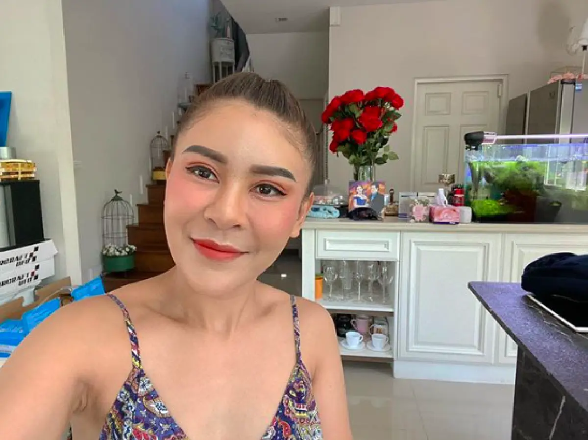 "เป๊กกี้ ศรีธัญญา" ลงทุนทำสระน้ำเล่นเองที่บ้าน ร่วม #อยู่บ้านหยุดเชื้อเพื่อชาติ