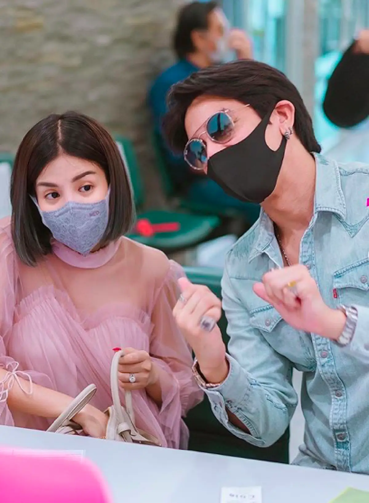 “ดีเจแมน-ใบเตย" ถือฤกษ์ดีควงแขนจดทะเบียนสมรสกันแล้ว