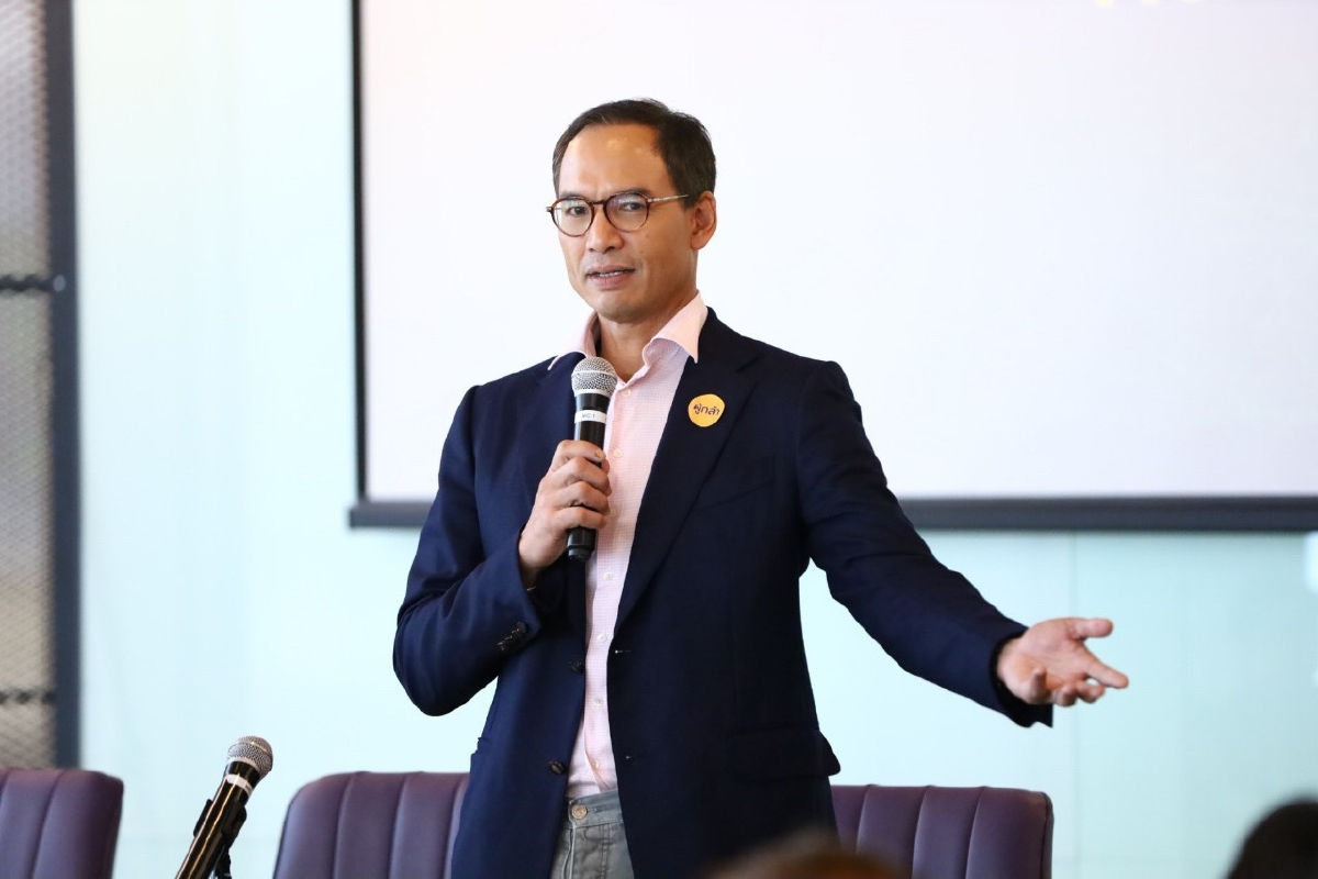 "กรณ์"ช่วยแจงมาตรการเยียวยาโควิดรัฐบาลชี้ยังไม่พอต้องช่วยเพิ่ม "กรณ์"ช่วยแจงมาตรการเยียวยาโควิดรัฐบาลชี้ยังไม่พอต้องช่วยเพิ่ม