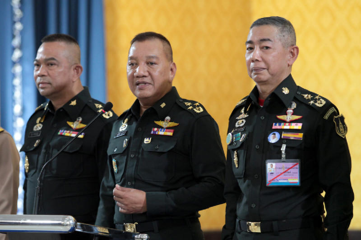 กองทัพงัดแผน3ขั้นตอนคุมผู้ฝ่าฝืนพรก.ฉุกเฉิน กองทัพงัดแผน3ขั้นตอนคุมผู้ฝ่าฝืนพรก.ฉุกเฉิน