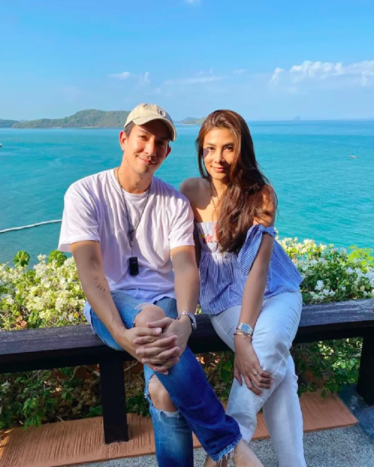 “นุ่น-หลุยส์” พาทัวร์เรือนหอครั้งแรกสุดอลังการ ทั้งหมู่บ้านมีแค่ 48 หลัง