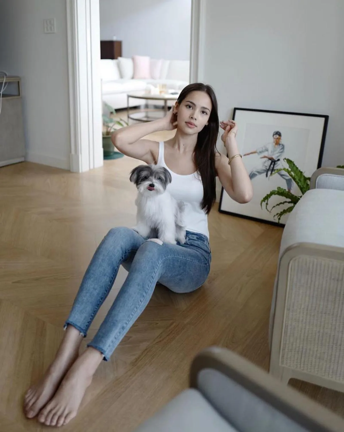 ญาญ่า อุรัสยา โพสต์ชวนคนอยู่บ้าน คนโฟกัสหุ่นสวยเอวบางเท่ากระดาษA4