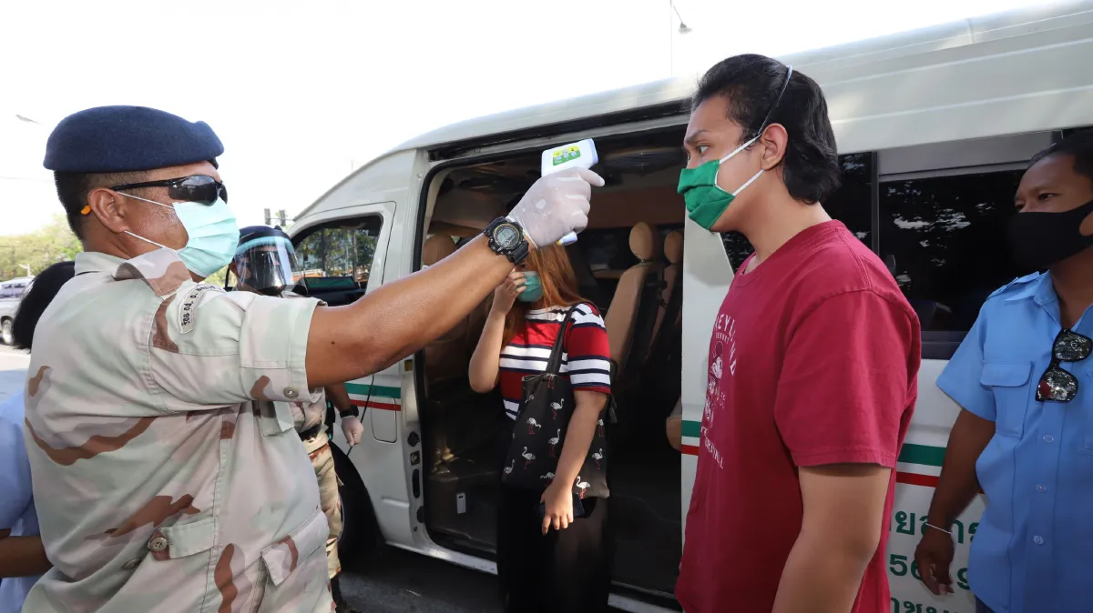 ปทุมธานีตั้งจุดตรวจคัดกรองคนเข้าออกพื้นที่ 3 จุดเข้มเพื่อสกัดโควิด-19