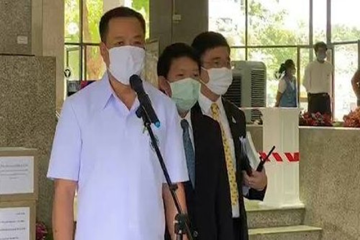 "อนุทิน" แจงยิบ ปัดตำหนิแพทย์ติดโควิด-19 จากการทำงาน "อนุทิน" แจงยิบ ปัดตำหนิแพทย์ติดโควิด-19 จากการทำงาน