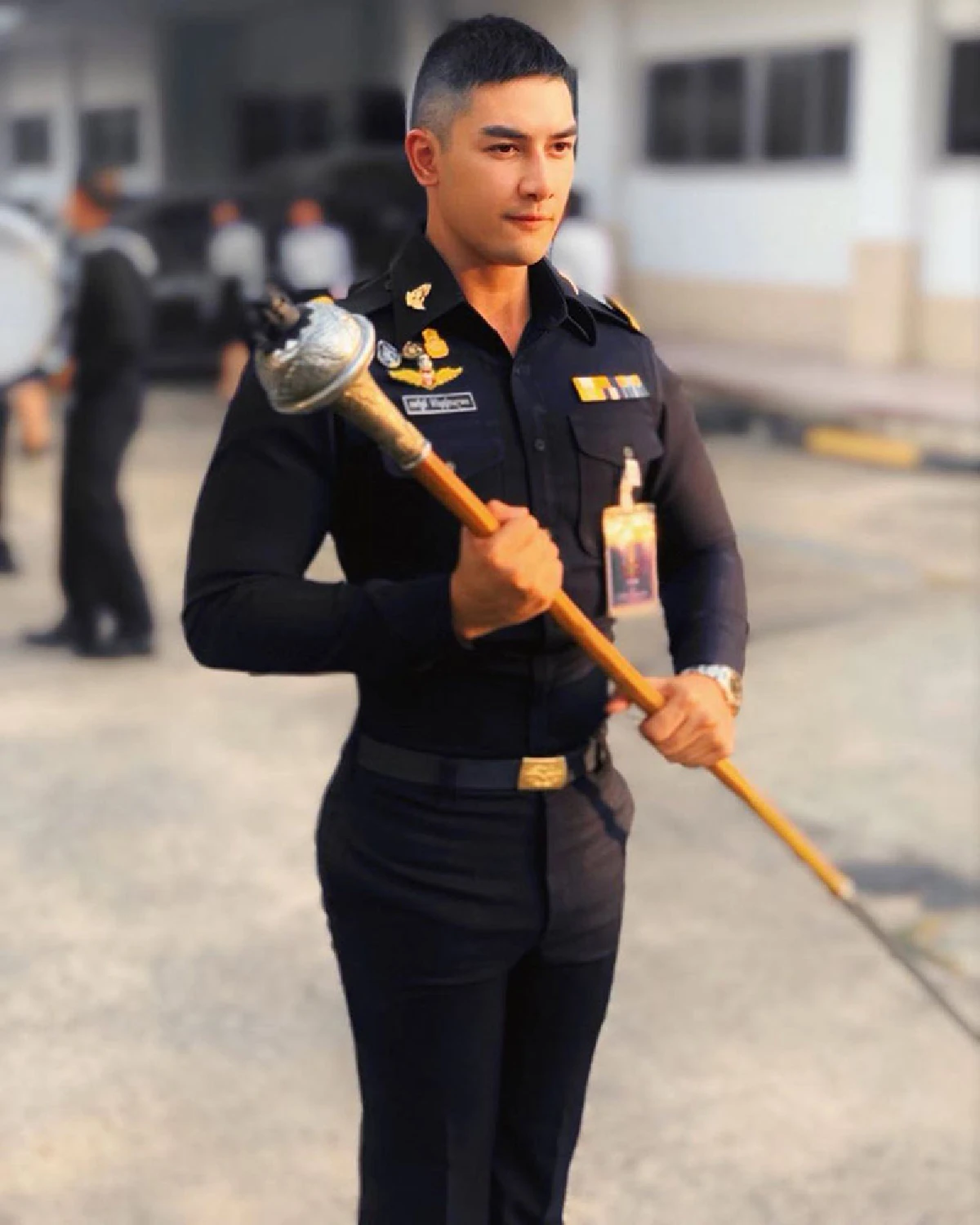 สิงโต เดอะสตาร์ ประดับยศ ร.ต. ขอบคุณแม่ที่ทำข้าวกล่องให้กินจนเรียนจบ