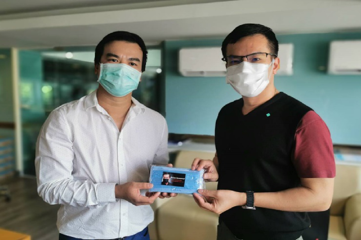 "พันธ์ยศ"มอบชุดป้องกันโควิด-19ให้ 4 รพ. วอนปชช.ทำตามมาตรการรัฐ เชื่อผ่านวิกฤตได้เเน่ "พันธ์ยศ"มอบชุดป้องกันโควิด-19ให้ 4 รพ. วอนปชช.ทำตามมาตรการรัฐ เชื่อผ่านวิกฤตได้เเน่