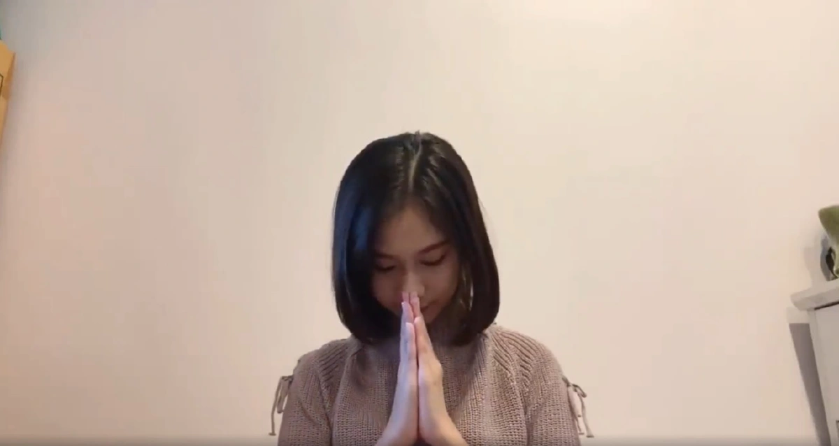 มายด์ BNK48 ถูกสั่งพักงาน 6 เดือน หลังโดนแฉลงรูปคู่ผู้ชาย-ด่าแฟนคลับ