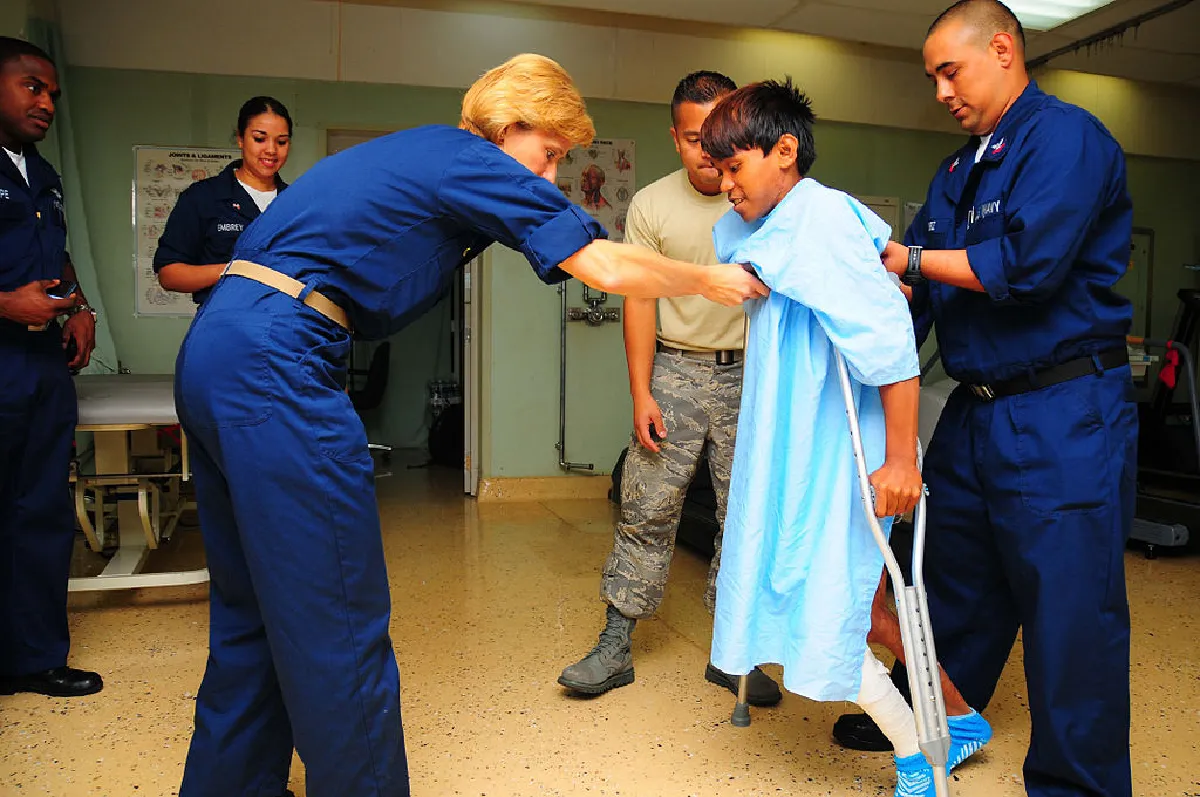 ส่อง"เรือโรงพยาบาล"พันเตียง รับมือผู้ป่วยโควิดสองเมืองใหญ่ในสหรัฐ