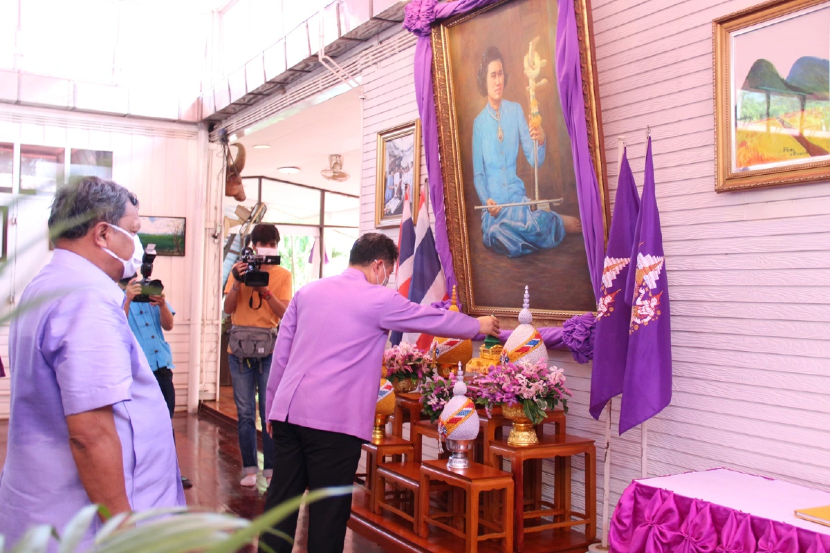 พช.เชิญชมนิทรรศการจิตรกรรมศิลปะสร้างสรรค์ชุมชน เฉลิมพระชนมพรรษาสมเด็จพระกนิษฐาธิราชเจ้า 