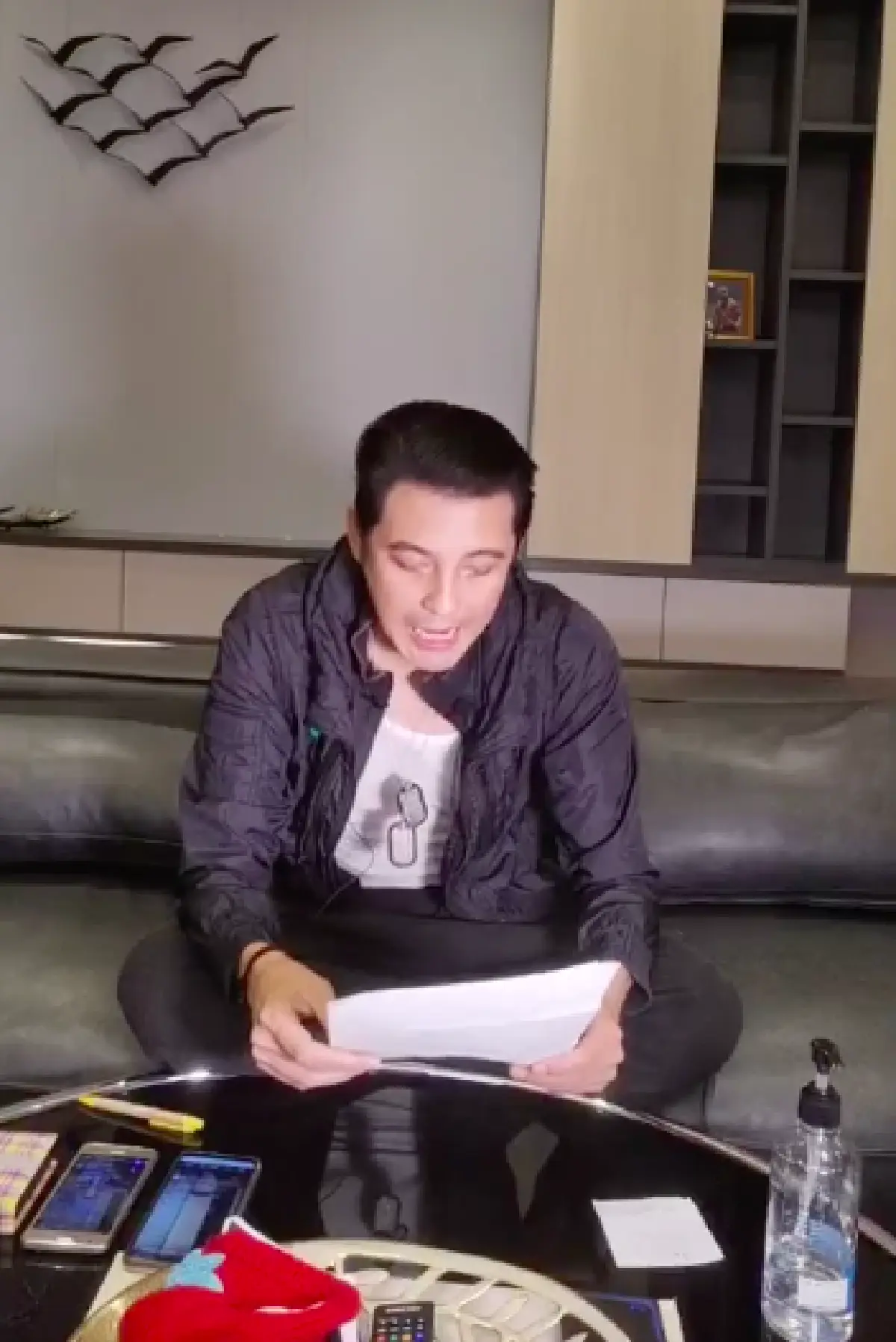 "ศรราม” โต้กลับทันที! หลังภรรยา “ติ๊ก” ถูกกล่าวหาฉ้อโกงหน้ากากอนามัย 