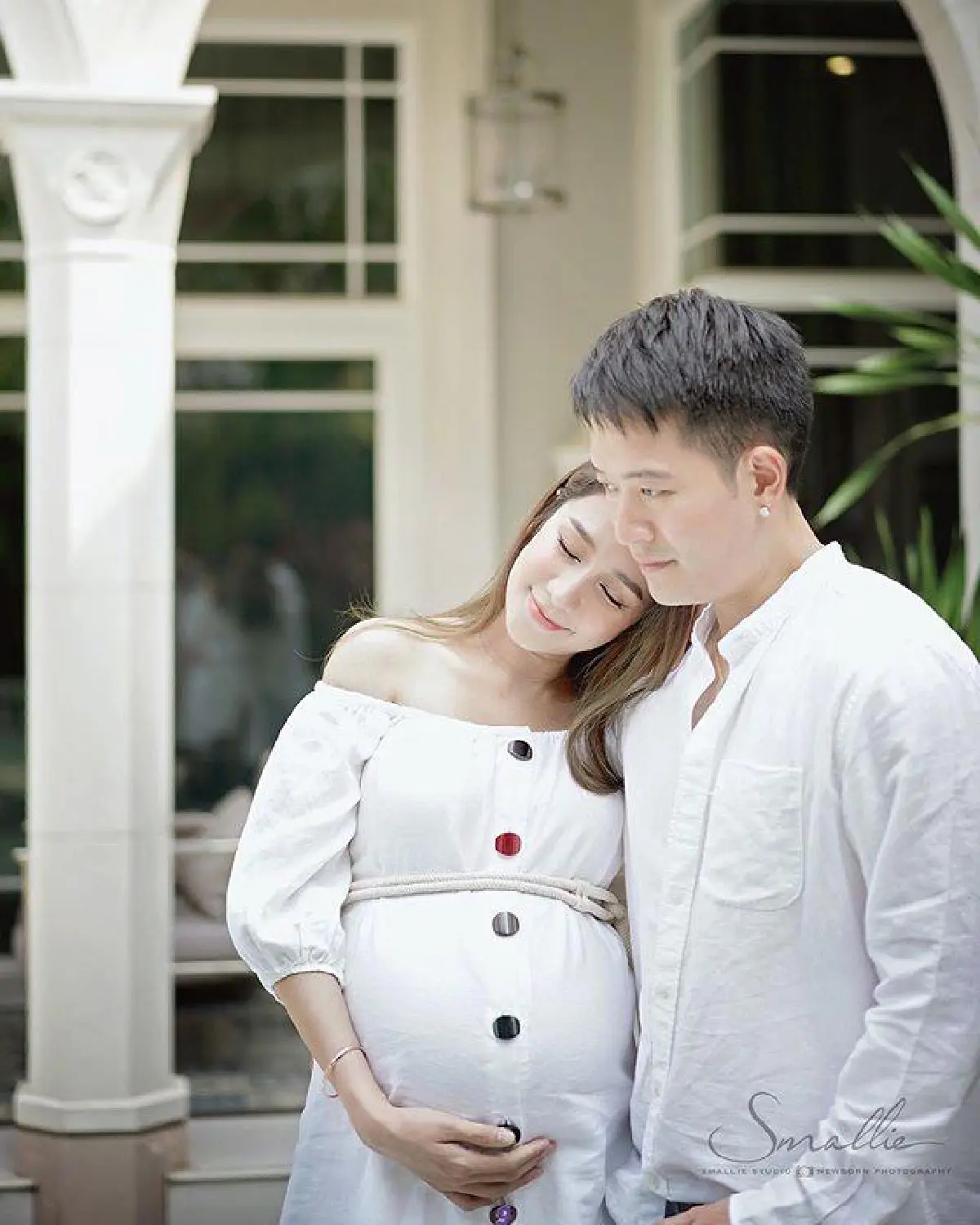  ทิ้งทวนก่อนคลอด! "เนย โชติกา" สวยสดใสพาครอบครัวถ่ายรูป