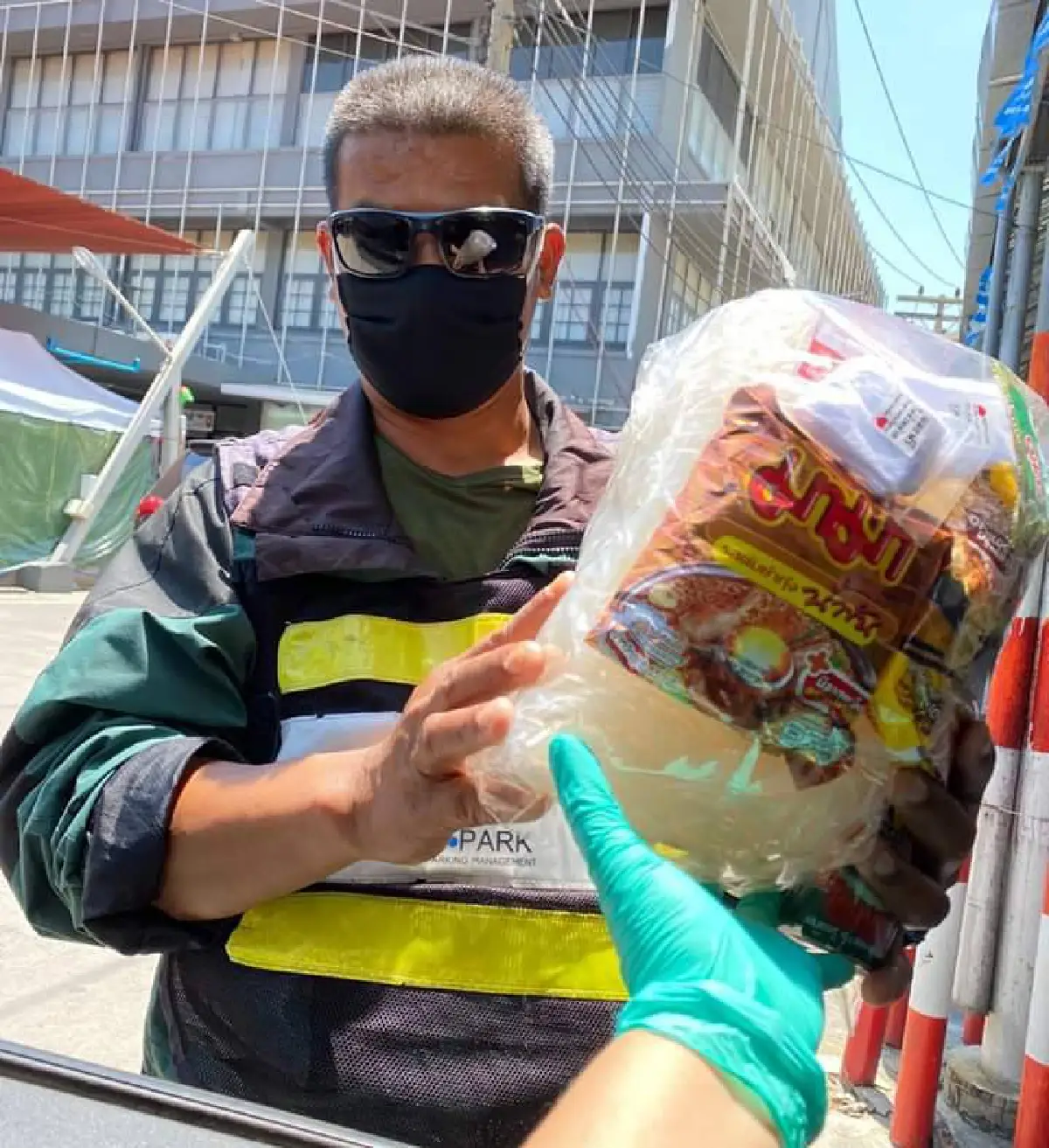 เซลล์แมนสาวนักขายการช่วยเหลือ COVID-19 “พิมลวรรณ ศิลป์วิเศษสรรค์”