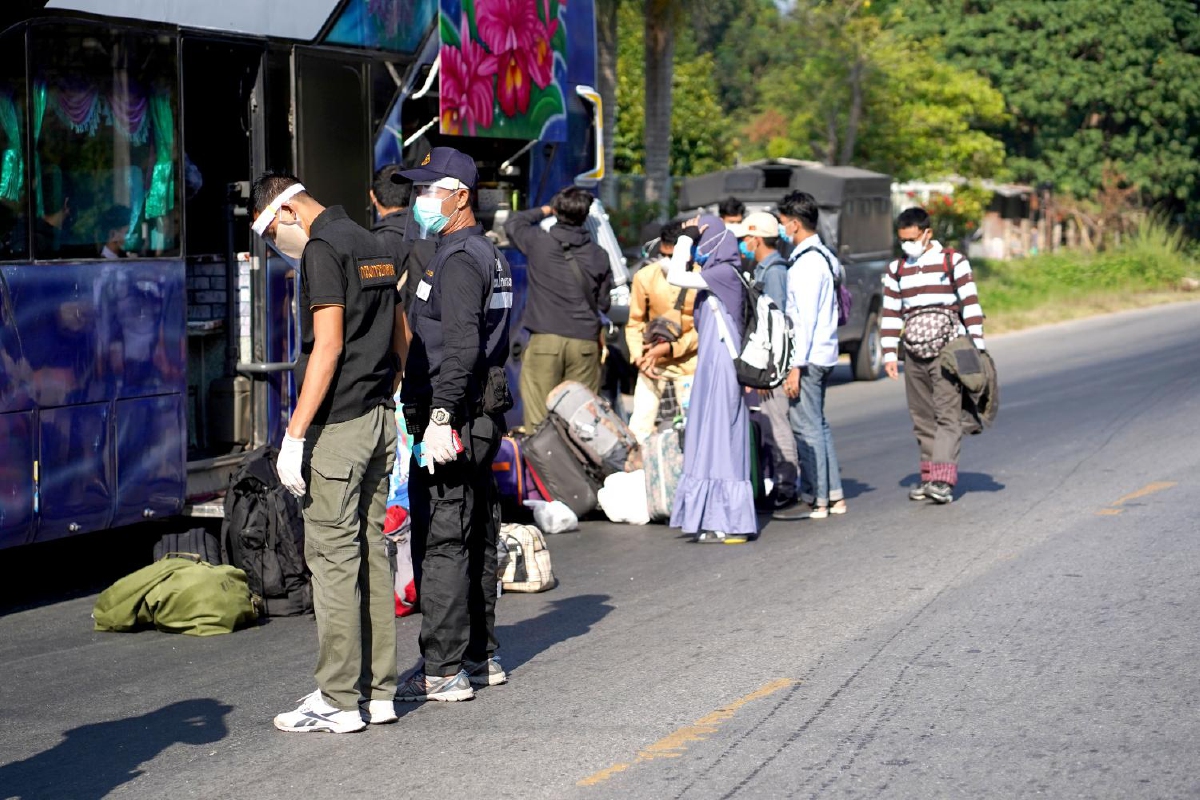 34 นศ.ไทยจากปากีสถานเดินทางกลับภูมิลำเนาเร่งนำตัวตรวจหาโควิด 34 นศ.ไทยจากปากีสถานเดินทางกลับภูมิลำเนาเร่งนำตัวตรวจหาโควิด