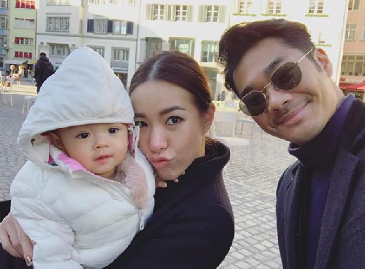 วันพิเศษ! “เนม เก็ทสึโนวา” ควงภรรยา “ป้อ” จดทะเบียนสมรส