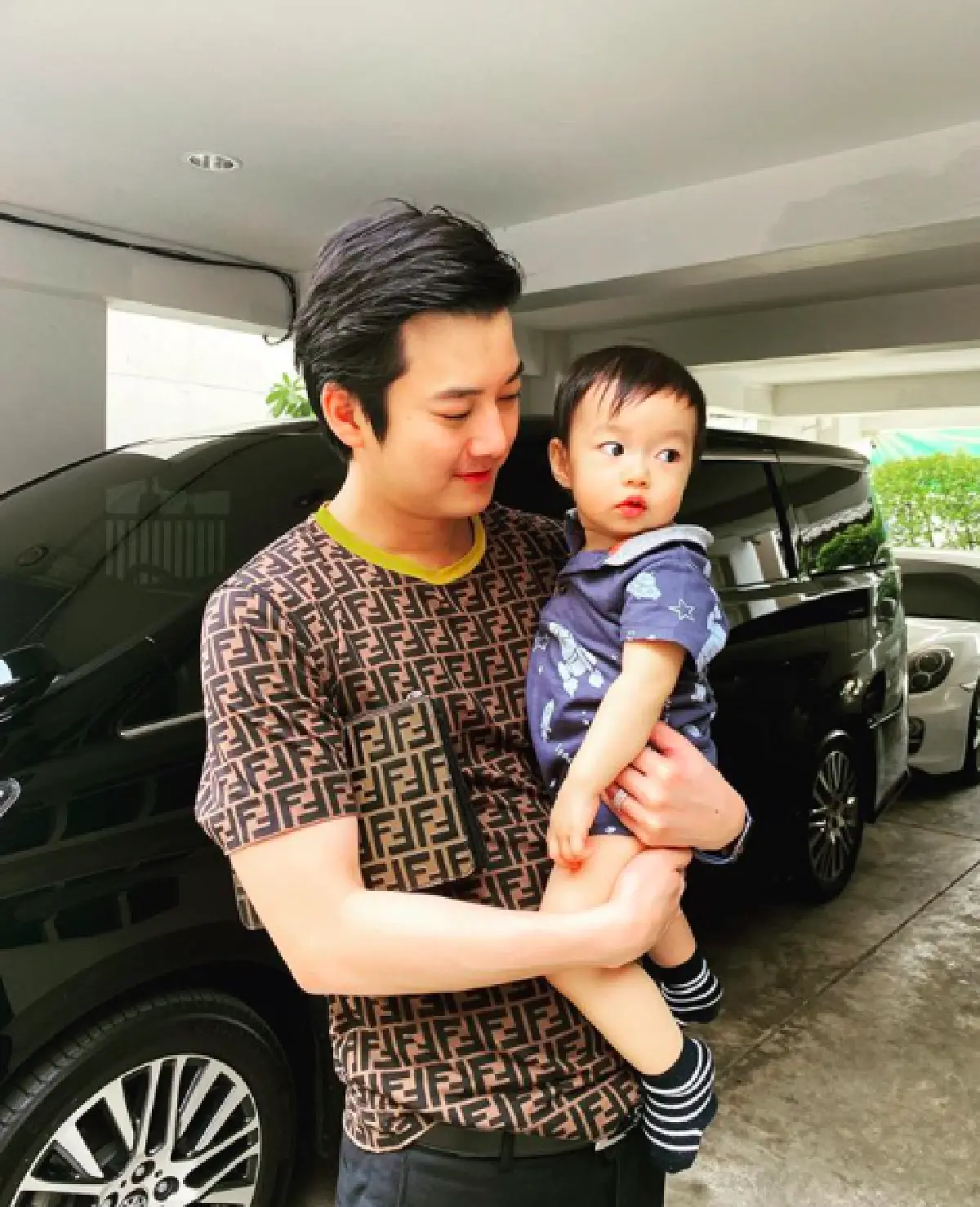 "เชน ธนา" ร่วมส่งกำลังใจช่วยโควิด-19 มอบเงิน 1 ล้านบาทให้มูลนิธิรามาธิบดีฯ 