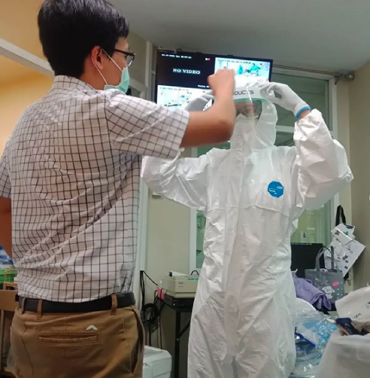 "หมอเจี๊ยบ" ลุยรักษาผู้ป่วยโควิด-19 รายแรก ยอมรับว่า "กลัว"