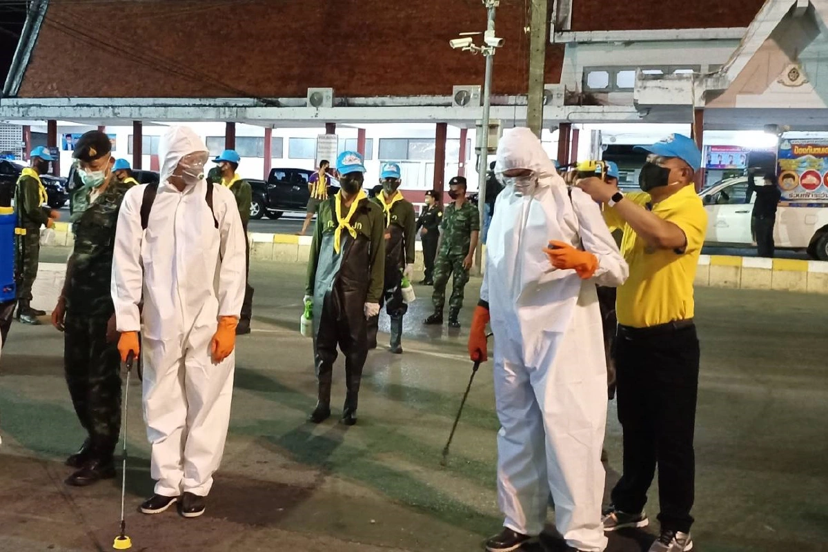 สกัดโควิด-19 กองทัพภาค4ส่งกำลังพลล้างฆ่าเชื้อเมืองนครศรีฯ