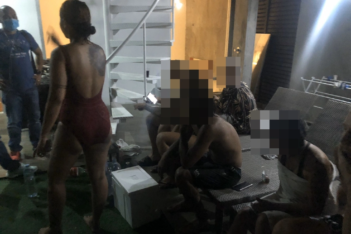 ตำรวจป่าตองทลายปาร์ตี้บ้านเช่าฝ่าฝืนคำสั่งห้ามชุมนุมช่วงโควิด-19