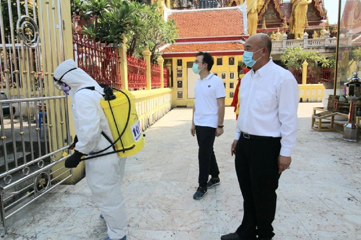 เพื่อไทย ปูพรม แจกหน้ากาก-บิ๊กคลีนนิ่ง ฆ่าเชื้อโควิด-19