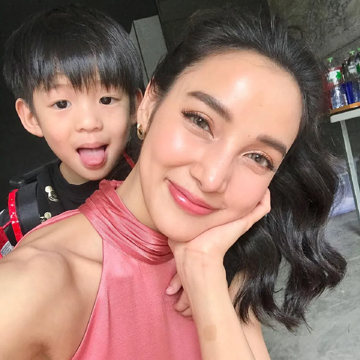 เพื่อนดาราส่งกำลังใจให้ แพท ณปภา หลังอดีตสามีขุดแชทไลน์แฉ