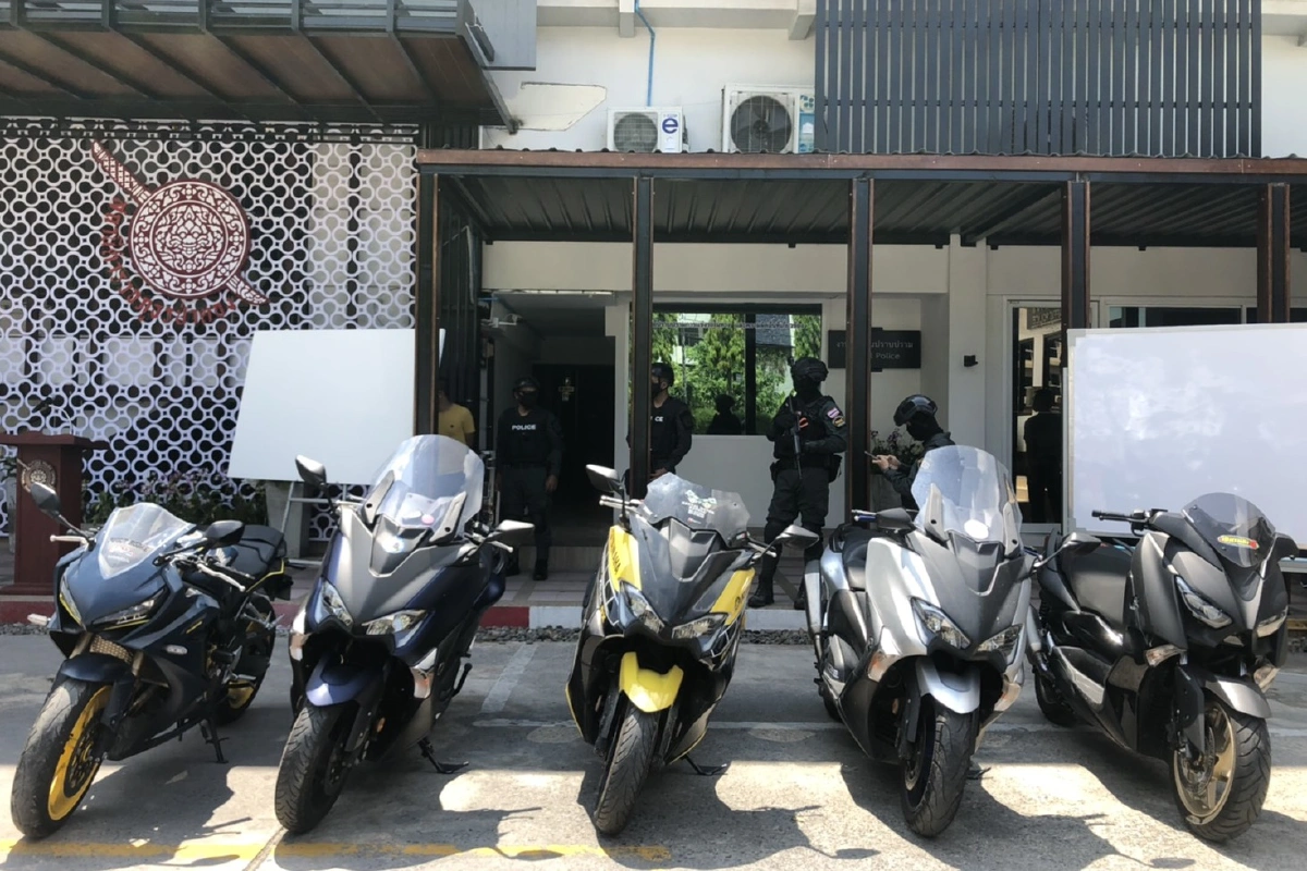 ตำรวจภูเก็ตยึดจยย.เช่านักท่องเที่ยวขับขี่ฝ่าฝืนคำสั่งห้ามออกจากที่พัก