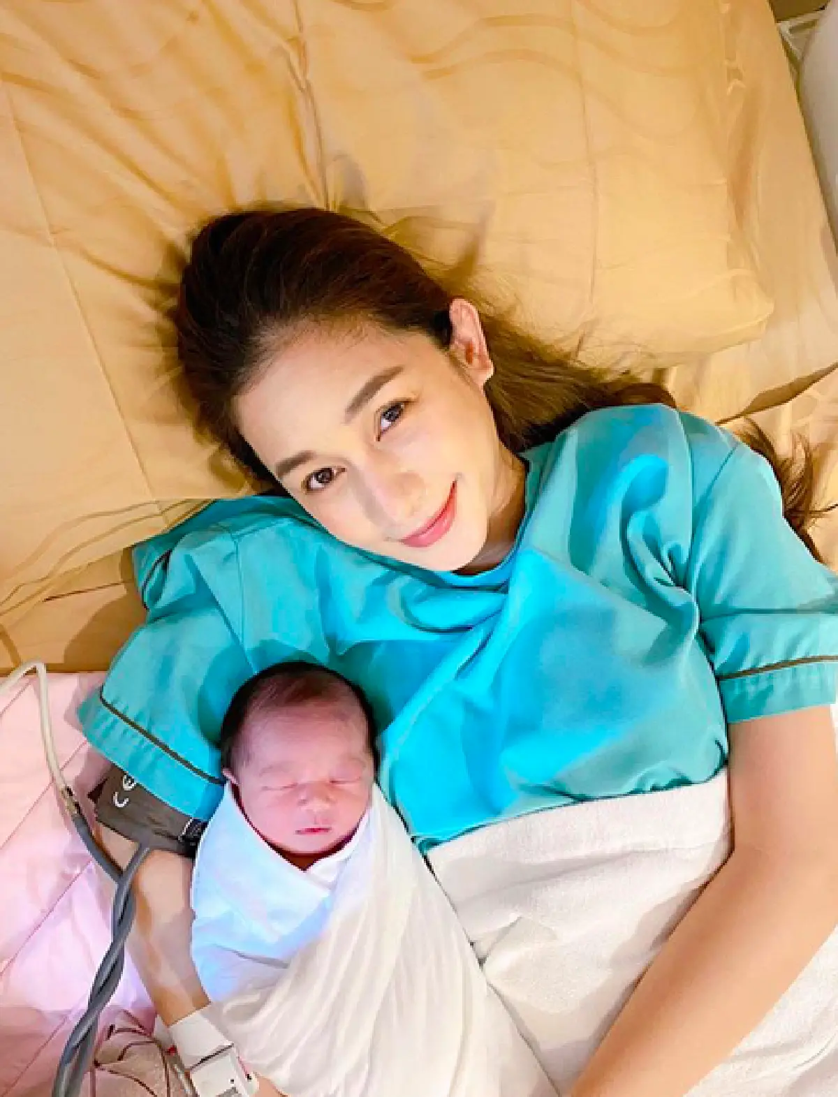  ลืมตาดูโลกแล้ว ”น้องลลิณ" ลูกสาว “เนย โชติกา” น่ารักน่าชังมากๆ