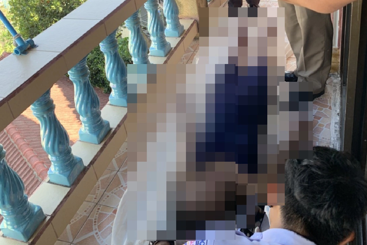 สาวสวมชุดดำสะพายกระเป๋ายึดหลังคาบ้านผูกคอตายที่ป่าตอง