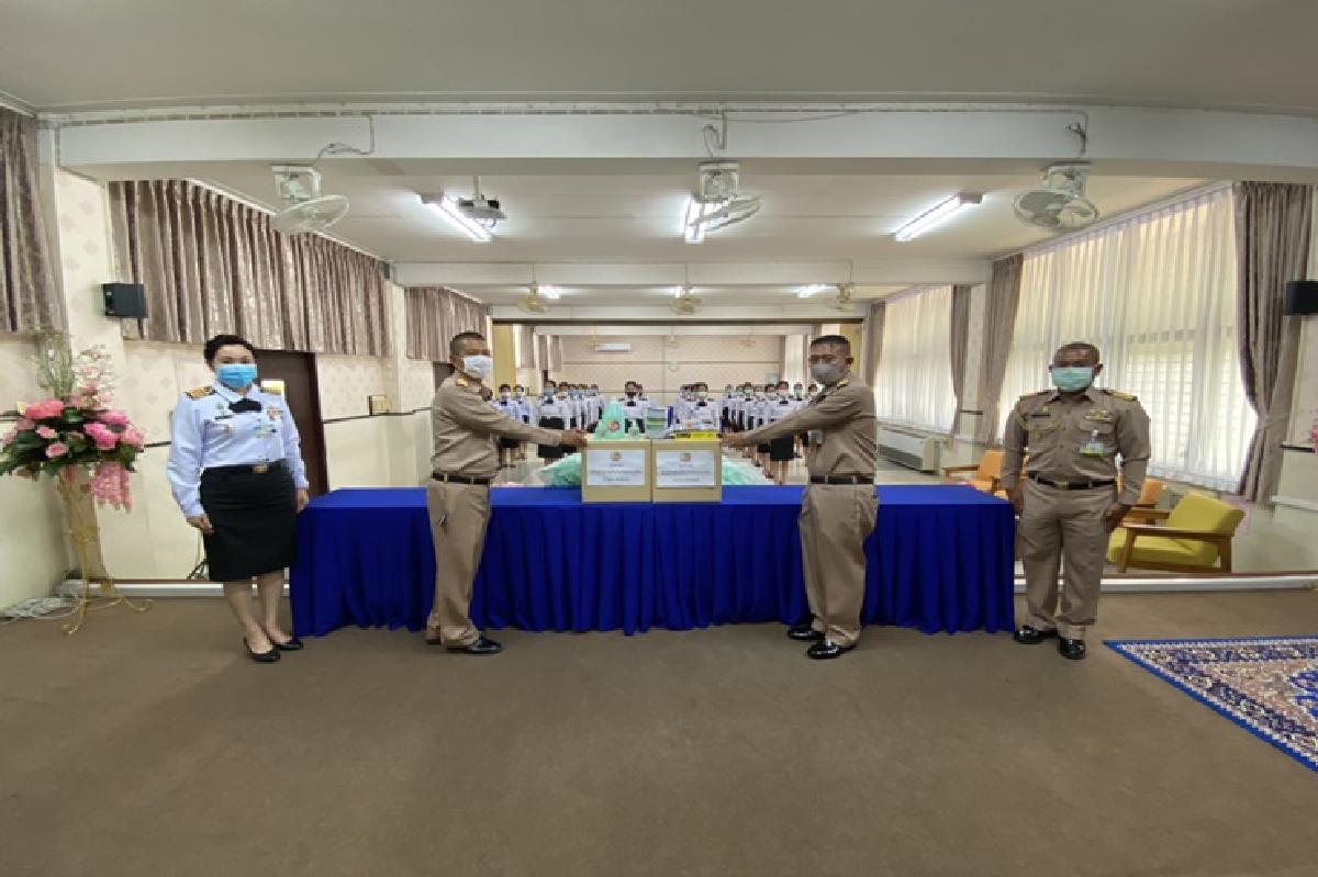 มอบ หน้ากาก Face Shield - เจลล้างมือสู้ภัยโควิด มอบ หน้ากาก Face Shield - เจลล้างมือสู้ภัยโควิด