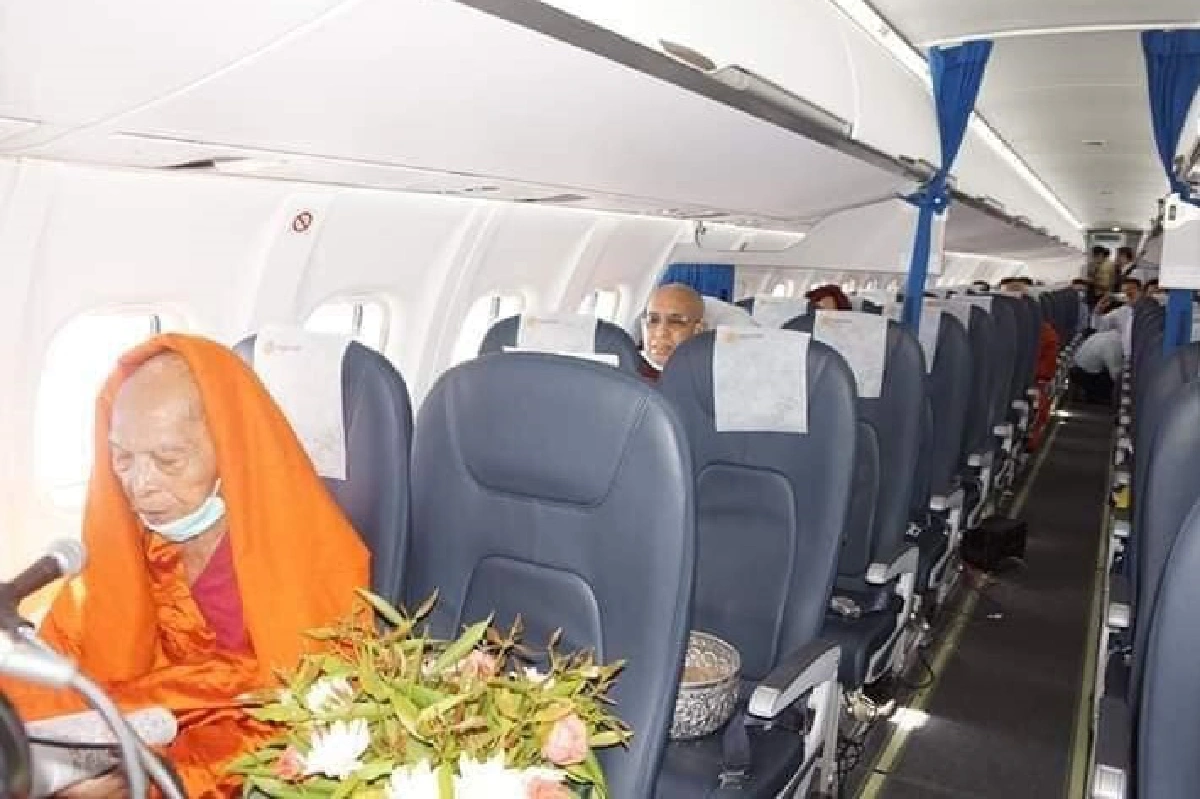 สมเด็จพระสังฆนายก เมียนมา สวดพระพุทธมนต์จากบนฟ้าป้องกันโควิท- 19