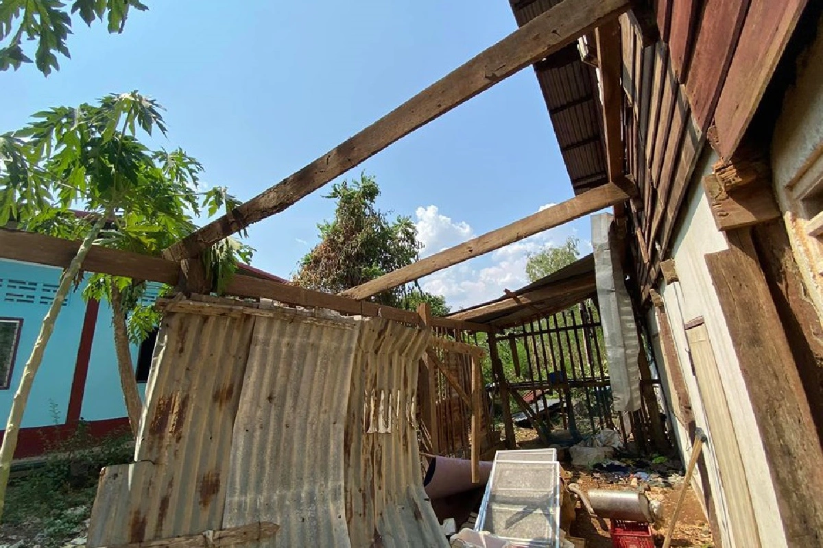 พายุถล่มสระแก้วบ้านพัง17หลัง 6หมู่บ้านที่อ.วัฒนานคร