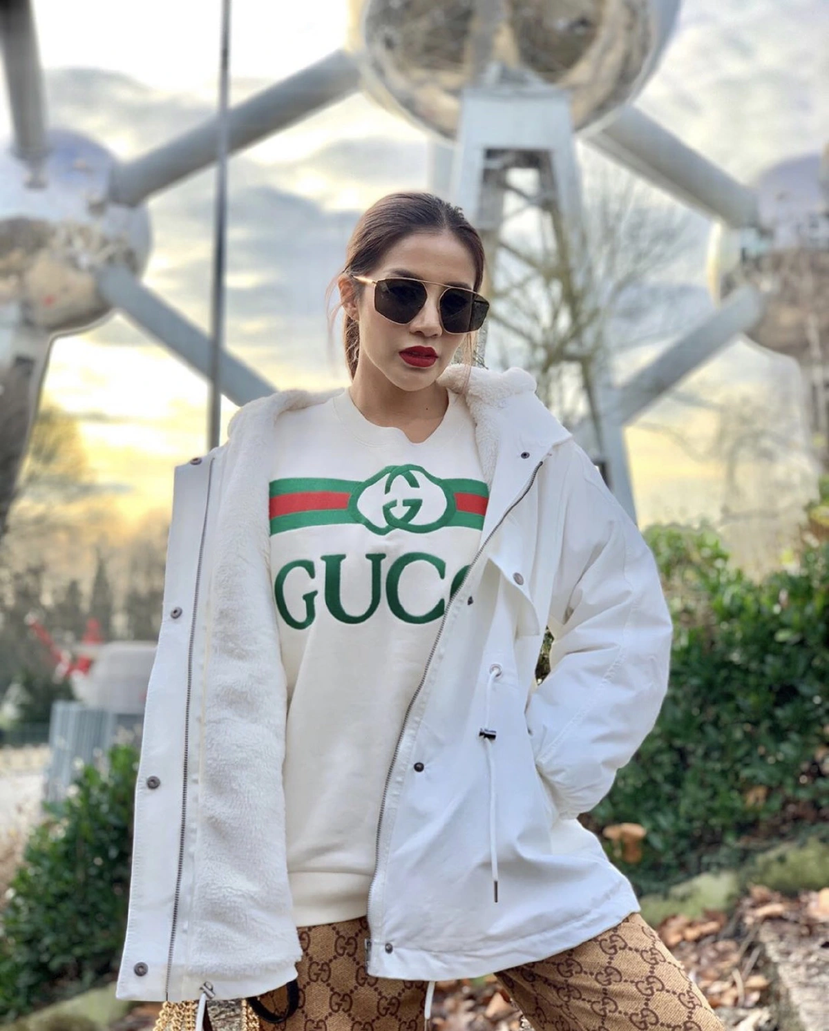 ถูกแบบไม่เคยมีมาก่อน! ใบเตย อาร์สยาม ขนแบรนด์เนมขาย..นำรายได้สมทบทุนรพ.