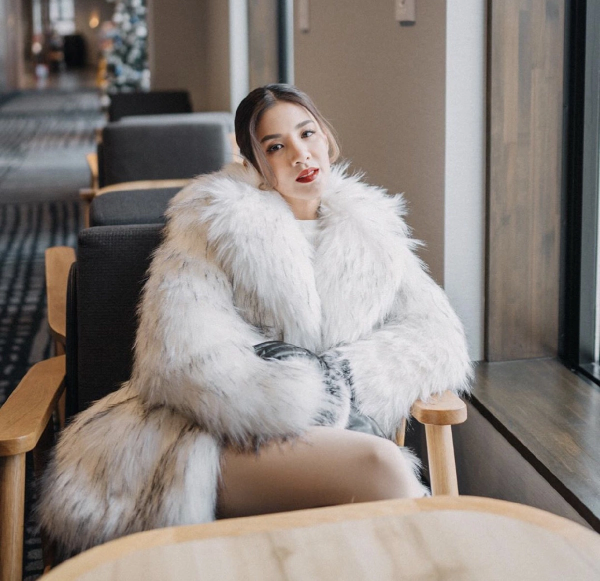 ถูกแบบไม่เคยมีมาก่อน! ใบเตย อาร์สยาม ขนแบรนด์เนมขาย..นำรายได้สมทบทุนรพ.