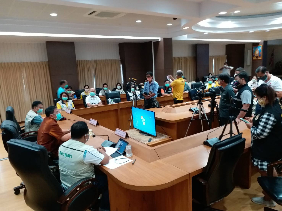กักตัวแพทย์พยาบาลรวมถึงคนใกล้ชิดป้าวัย 65 ติดโควิด-19 จ.ชุมพรรวม 88 ราย กักตัวแพทย์พยาบาลรวมถึงคนใกล้ชิดป้าวัย 65 ติดโควิด-19 จ.ชุมพรรวม 88 ราย