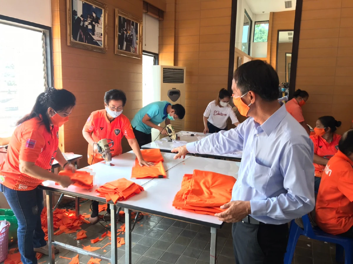 4 ส.ส.โคราชชาติพัฒนาสละเงินเดือนตั้งศูนย์สู้ไวรัสโควิด-19