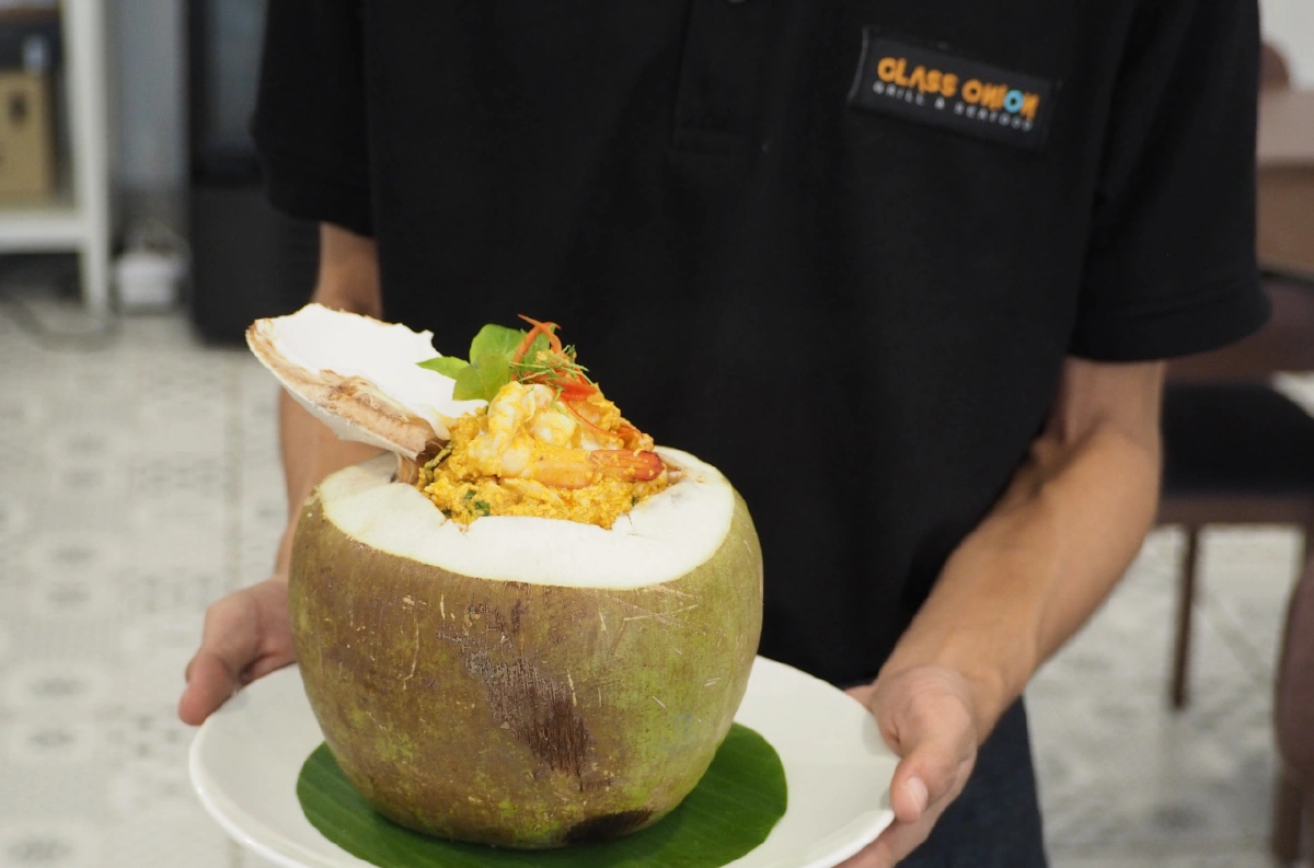 Glass Onion Seafood & Grill ยุโรป จีน ไทย จะเมนูไหนก็อร่อย