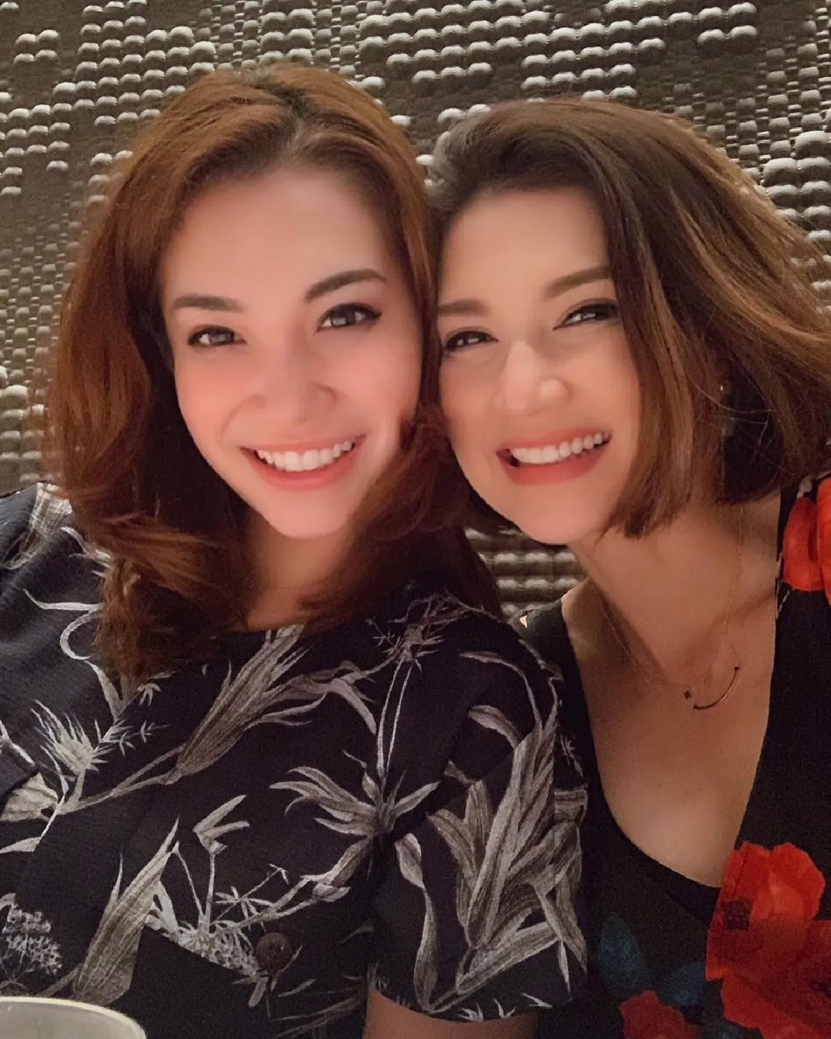  “แอน สิเรียม” รีบพาลูกสาว “นนนี่” ตรวจหาเชื้อโควิด-19 หลังกลับมาจากอังกฤษ