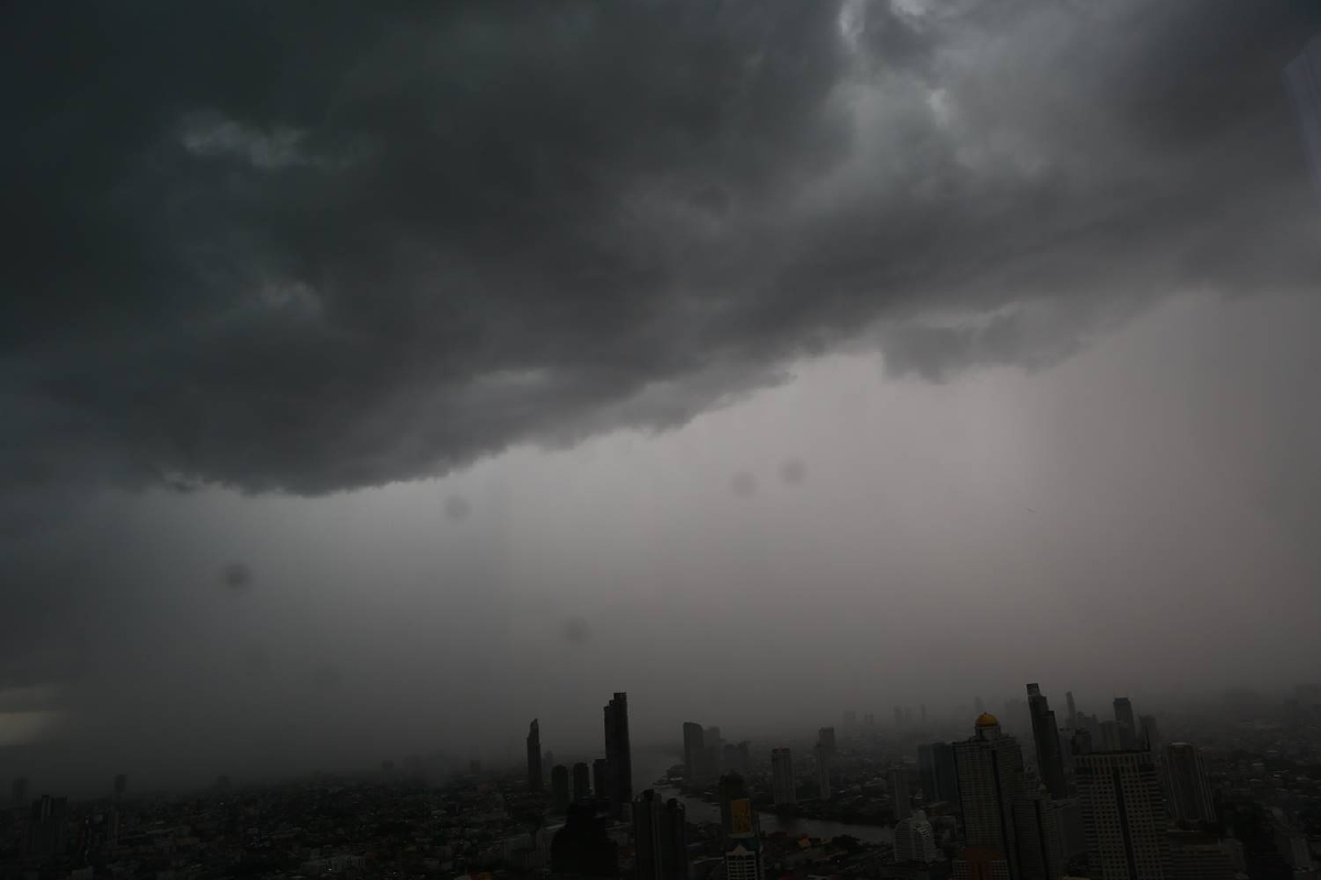 อุตุฯเตือน 4 ภาคมีฝนฟ้าคะนอง-ลมแรงบางพื้นที่ อุตุฯเตือน 4 ภาคมีฝนฟ้าคะนอง-ลมแรงบางพื้นที่